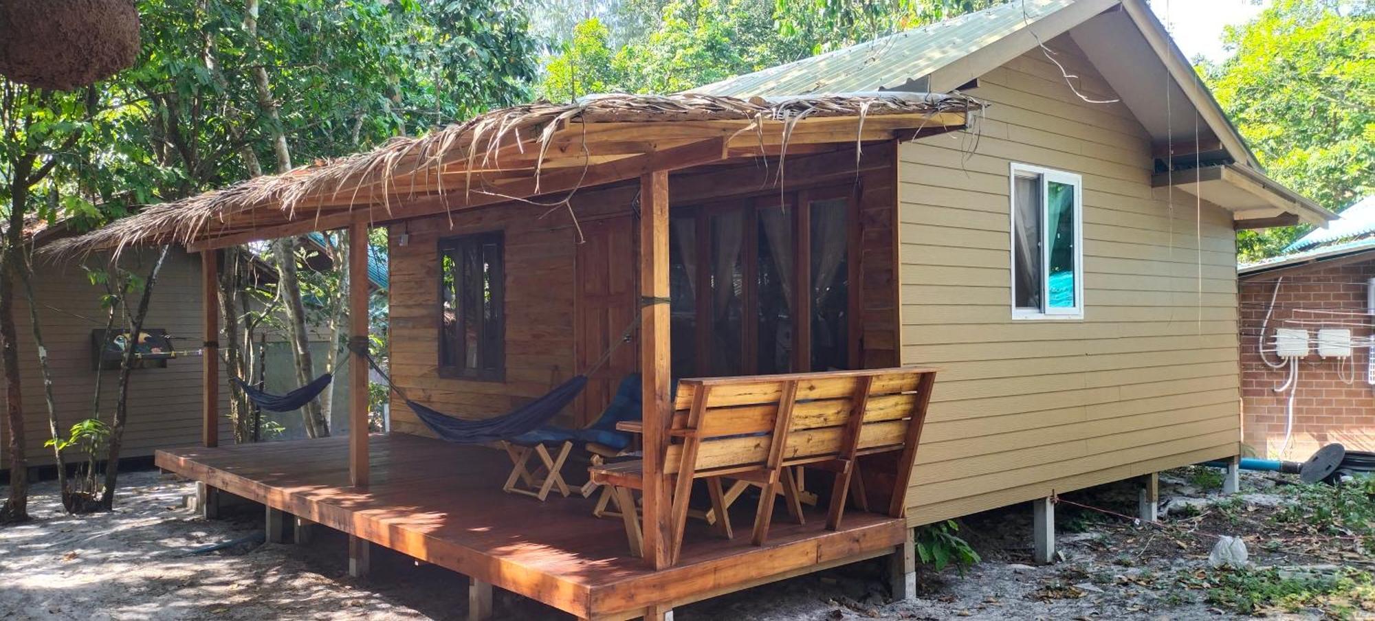 Hotel Lazy Hut Koh Phayam Esterno foto