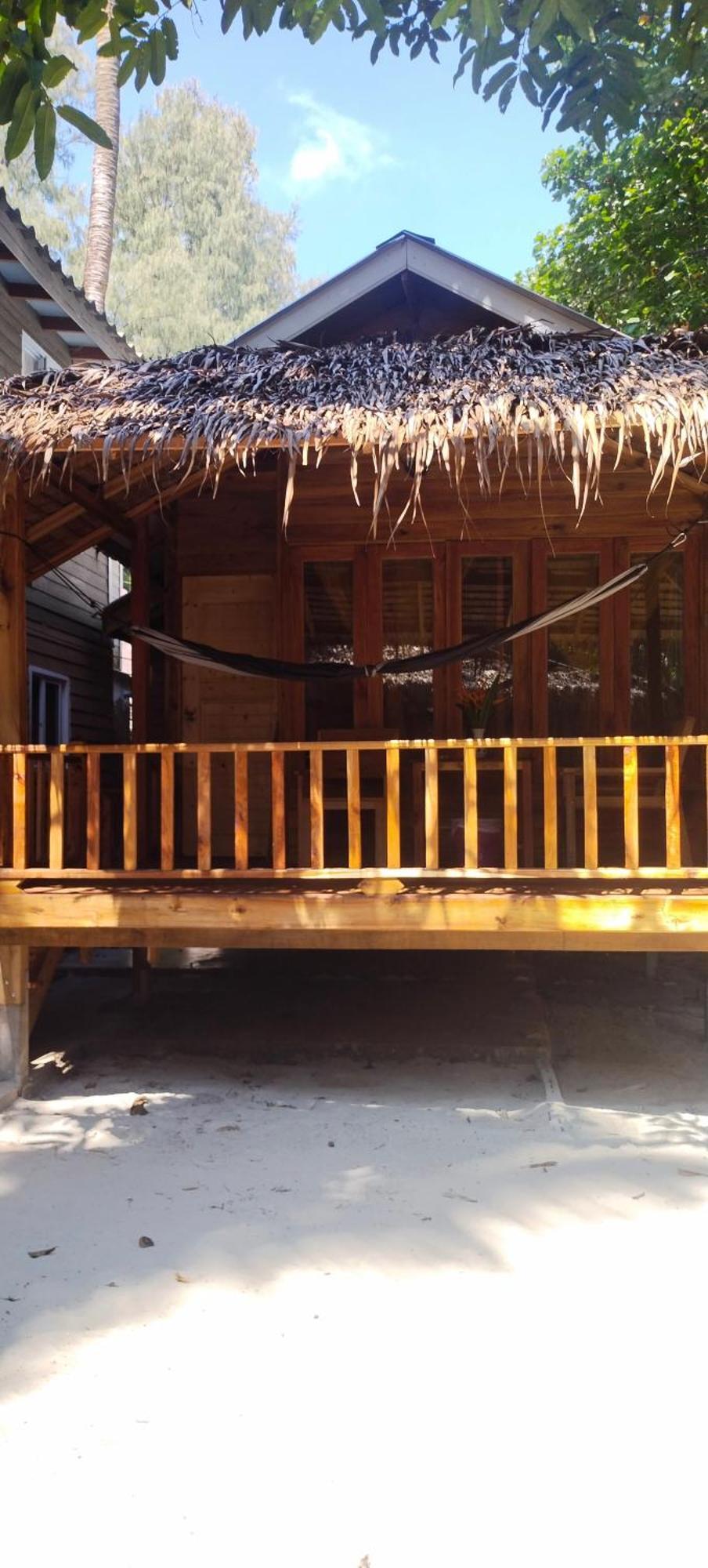 Hotel Lazy Hut Koh Phayam Esterno foto