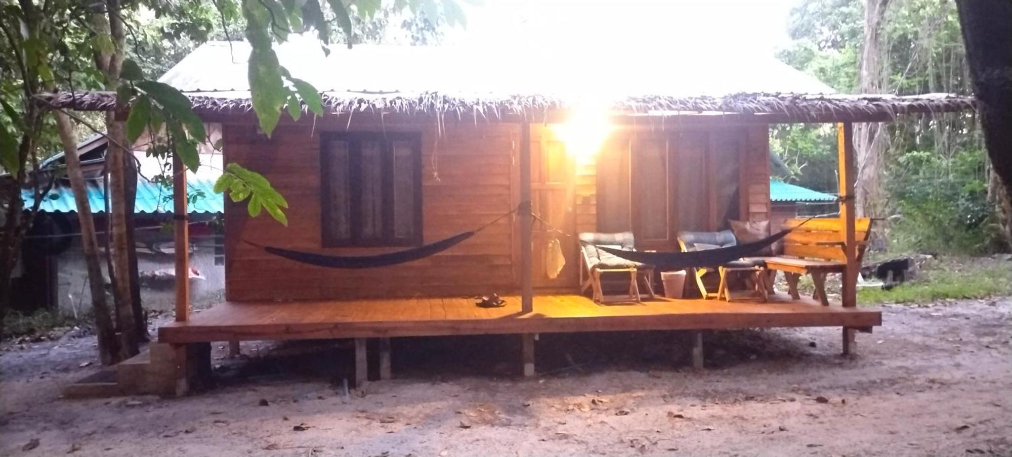 Hotel Lazy Hut Koh Phayam Esterno foto