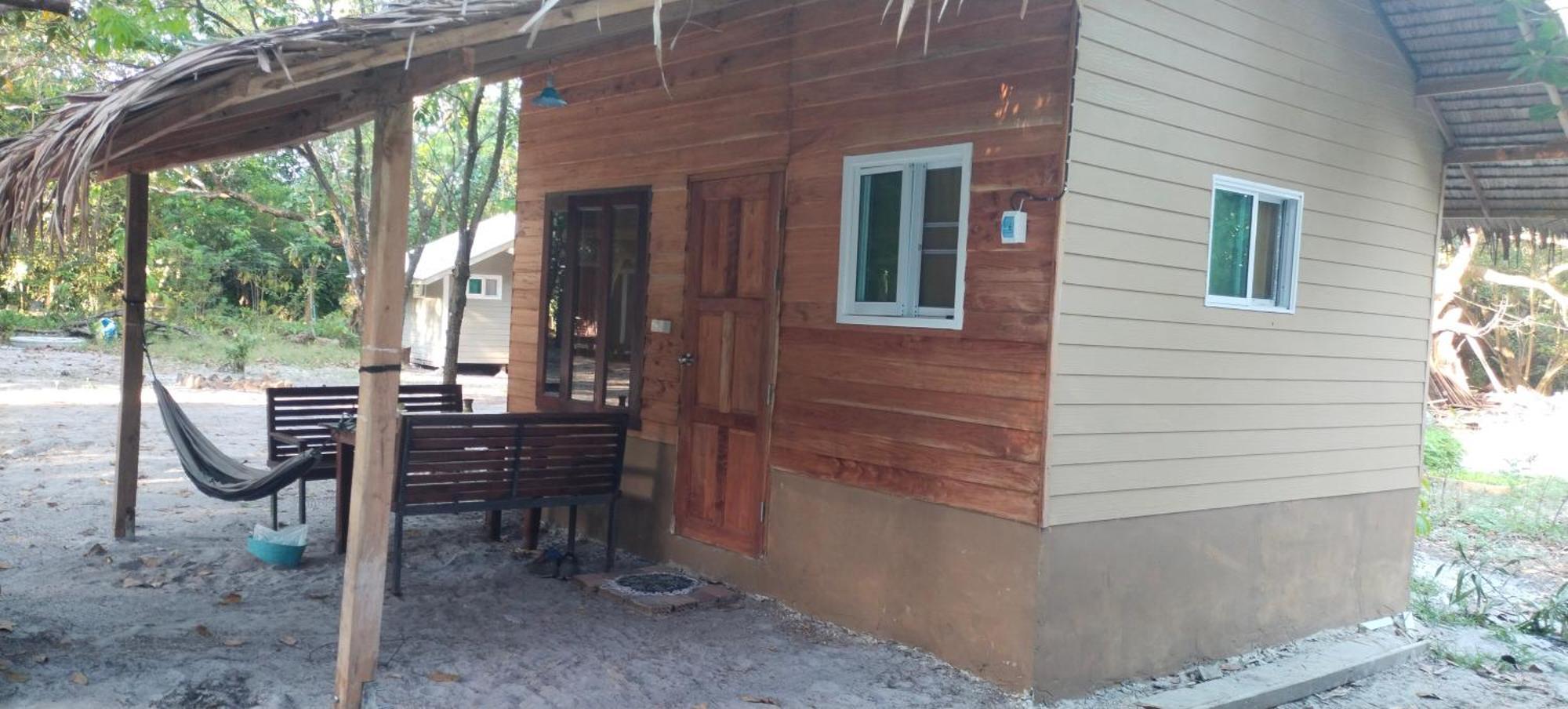 Hotel Lazy Hut Koh Phayam Esterno foto
