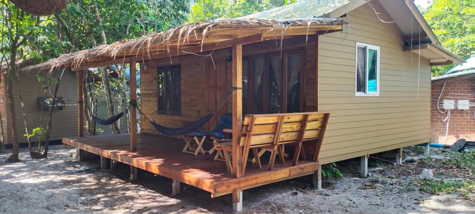 Hotel Lazy Hut Koh Phayam Esterno foto