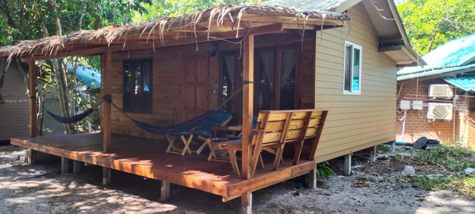 Hotel Lazy Hut Koh Phayam Esterno foto