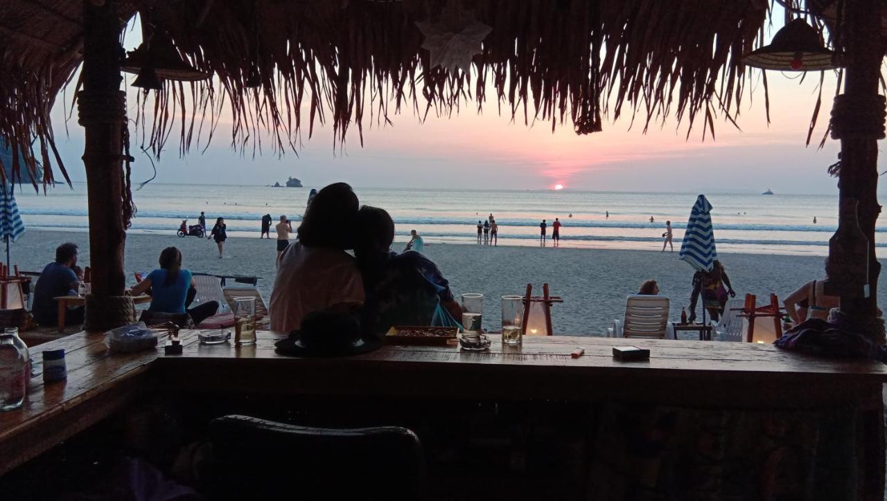 Hotel Lazy Hut Koh Phayam Esterno foto
